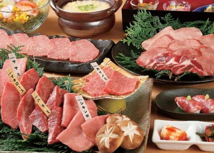 Dishes filled with high-quality cuts of wagyu beef at Wagyu Amiyaki Kaiseki Sizzler.